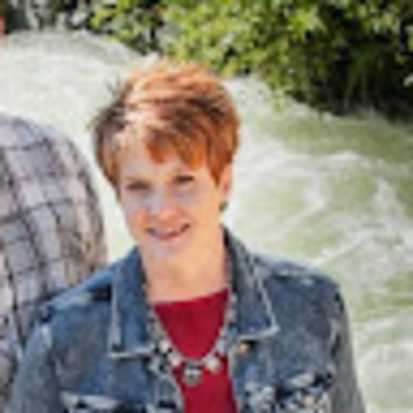 Meet your Posher, Kristy - Picture 1 of 1